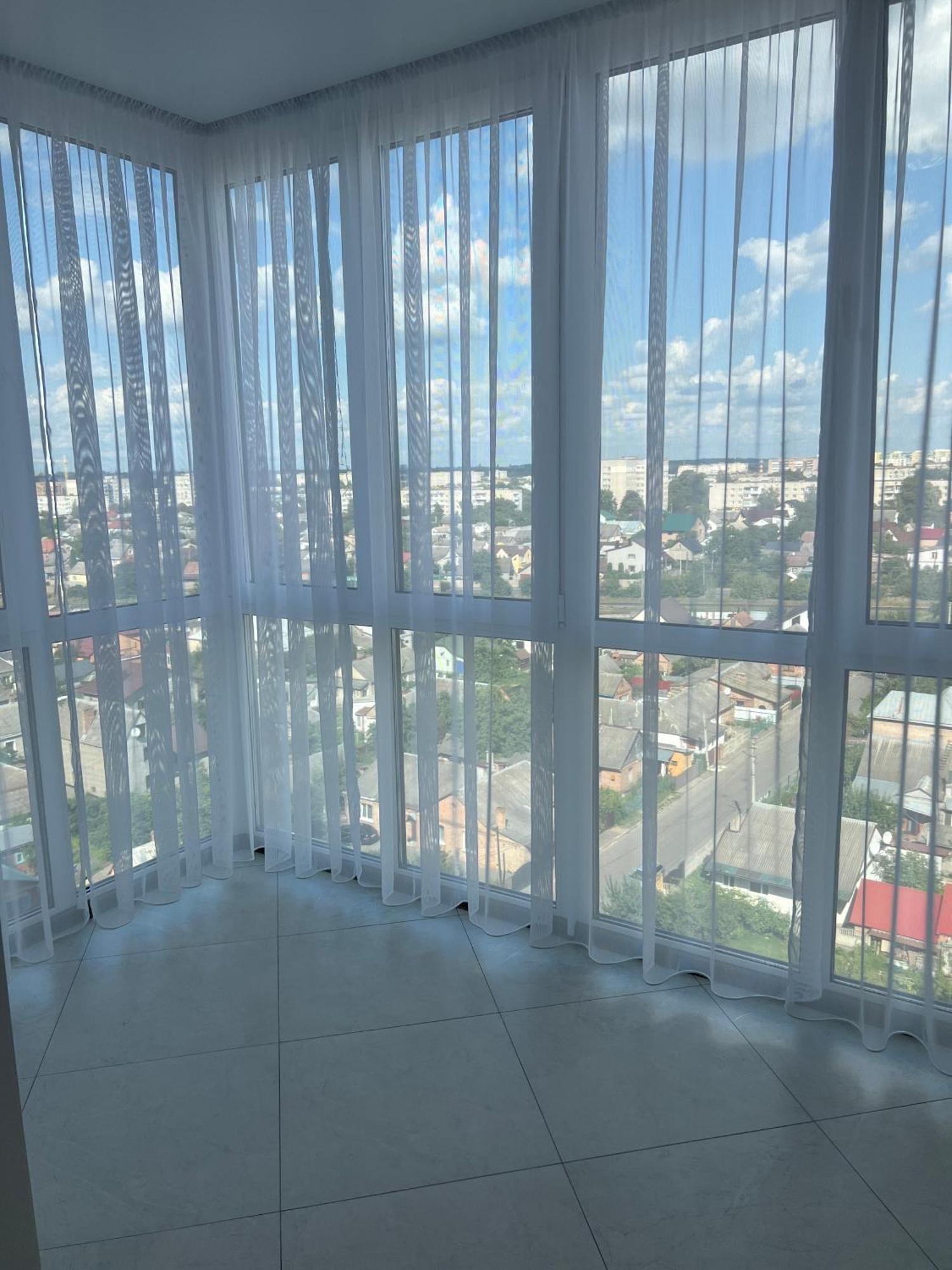 VIP Апартаменти подобово Луцк Экстерьер фото